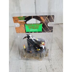 Lemax vampire in casket 2002 spooky town Halloween Village accessory